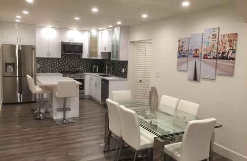 Castro Valley Condo | Experience Unmatched Bliss at The White House Hotel