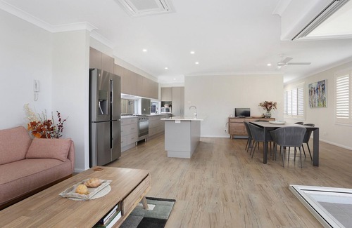 Yamba House | Oceanfront Escape at The White House Yamba for Couples