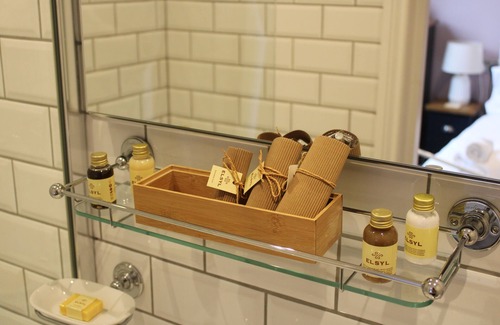 Niton Bed & Breakfast | Experience Comfort at The White Lion - Rated 9.8/10