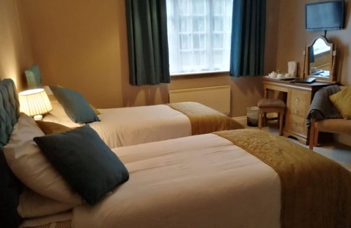 Foxley House | Discover The White Pheasant: Family-Friendly & Breakfast Included