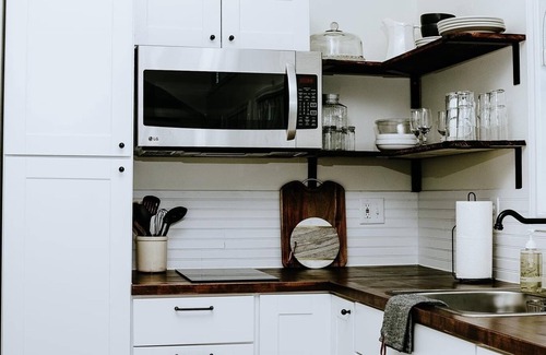 Dublin Cottage | The White Pine Cottage in Dublin
