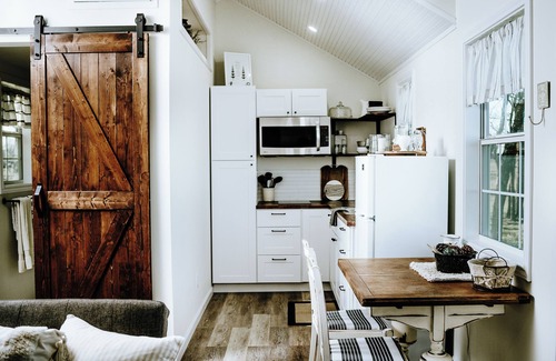 Dublin Cottage | The White Pine Cottage in Dublin