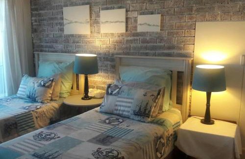 Oyster Bay Apartment | Dreamy Views at The Whitehouse in Oysterbay - 4 Star Stay