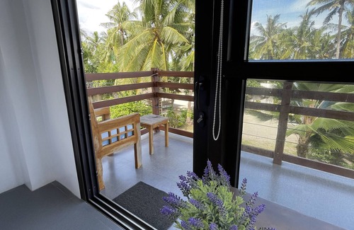 Libaong House | Experience The Whitehouse by the Sea with Ocean Views