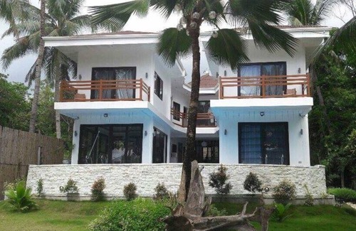 Libaong House | Experience The Whitehouse by the Sea with Ocean Views