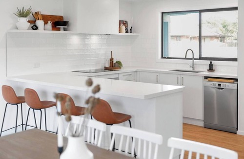 Capel Sound House | Escape to The Whitewinds: Family Retreat by Rosebud Beach