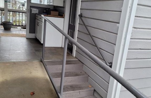 Weaverville Hotel | Welcoming Whitmore Inn: Ideal for Accessible Stays