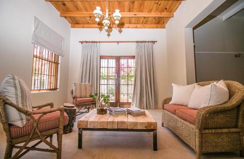 Graaff-Reinet Bed & Breakfast | Discover The Whyte House: 4-Star Stay with Pool & Breakfast