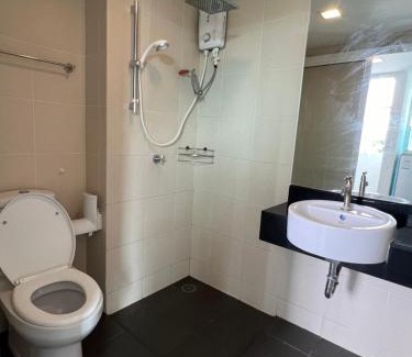 Talat Nuea Apartment | Enjoy a Poolside Retreat at The Wide Condo by Guide Sabai