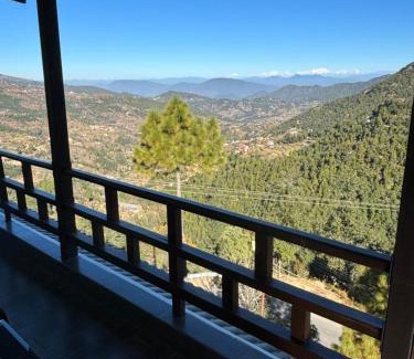 Kasiyalekh House | Pet-Friendly Getaway at The Wild Sakura - Rated 10/10