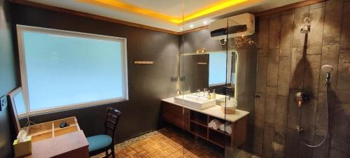 Kasiyalekh House | Pet-Friendly Getaway at The Wild Sakura - Rated 10/10