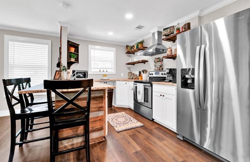 Waco House | The Wildflower- Peaceful Retreat/7 Miles to Magnolia/Downtown Waco