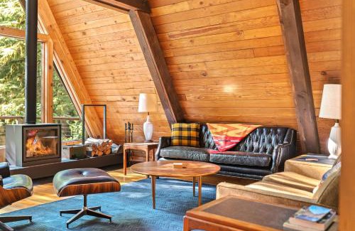 Rhododendron House | Family-Friendly Retreat: The Wildhood Cabin at Mt Hood