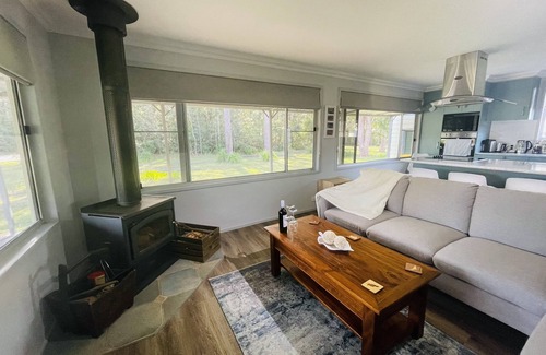 Erowal Bay House | Wildlife Shack: Family-Friendly Retreat Near Hyams Beach