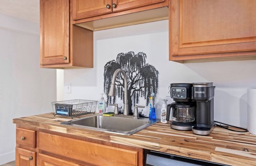 Greenville House | The Willow at Morgans Mill - Hot Tub - Fire Pit-Sleeps 10