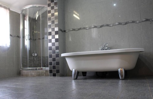 Klerksdorp House | Exceptional Stay at The Willow Tree Guest House with Pool