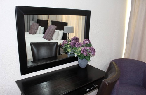 Klerksdorp House | Exceptional Stay at The Willow Tree Guest House with Pool