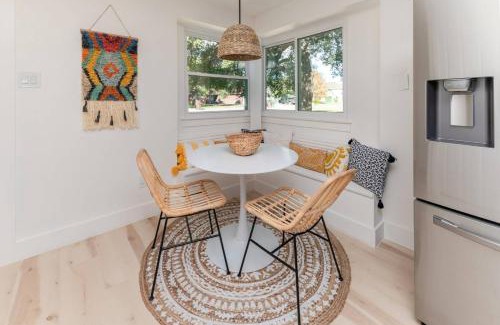 South Creek House | Experience Family Comfort at The Willow with Hot Tub Access