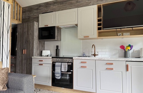 Aberlour Cabin | Exclusive Stay at The Willy Gunn Pod - Pet & Child Friendly