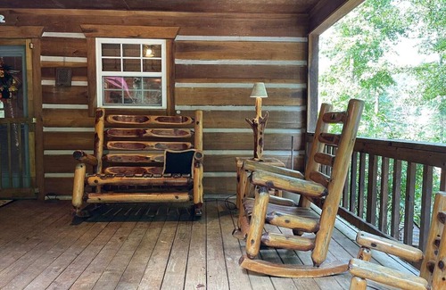 Joppa Cabin | Pet-Friendly Escape at The Wilson @ Lazy G - Rated 9.8