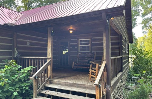 Joppa Cabin | Pet-Friendly Escape at The Wilson @ Lazy G - Rated 9.8