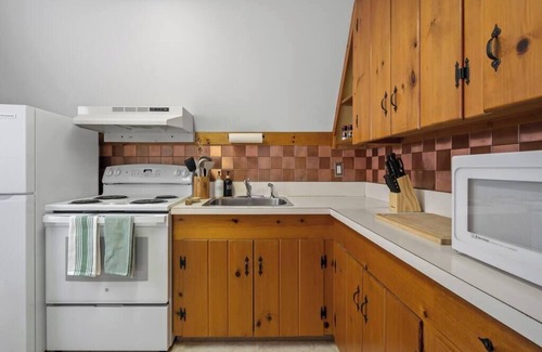 West Townshend Cabin | Experience The Windham Hill A-Frame Near Top Ski Resorts!