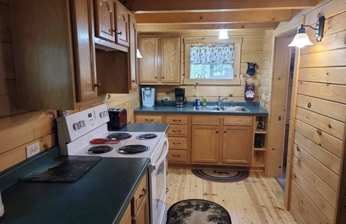 Weyerhaeuser Cabin | Cozy Retreat at The Winding Cabin - Near Christie Mountain