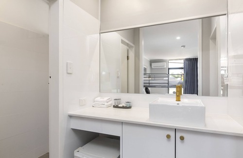 Tanunda Hotel | Inviting Stay at The Wine Vine with Pool and Restaurant