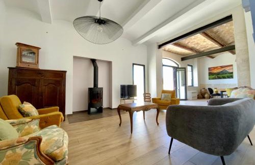 Beaulieu House | Experience The Winegrower: Pool, Bowling Alley & AC!