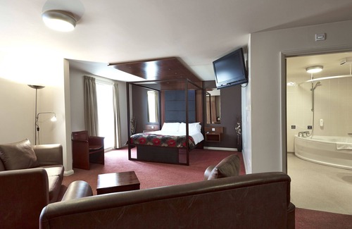 Selby Hotel | Discover The Wishingwell: Family-Friendly with Great Amenities