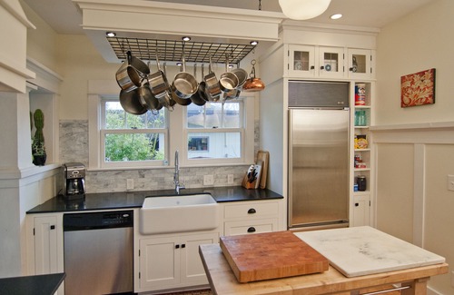 Rose City Park House | Idyllic Wisteria Craftsman: Guest Rated 9.8 with Spa & Dining