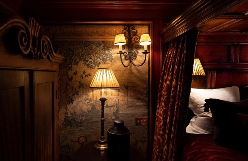 Old Town Hotel | Enchanting Stays at The Witchery by the Castle, 5-Star Gem