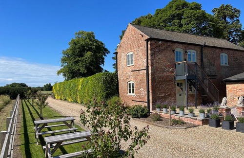 Frampton House | Explore The Woad Mill: 4-Star Family-Friendly Retreat