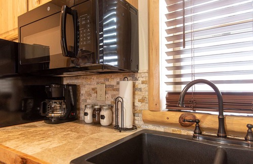 Indian River Apartment | Family-Friendly Getaway at The Wolverine Lodge