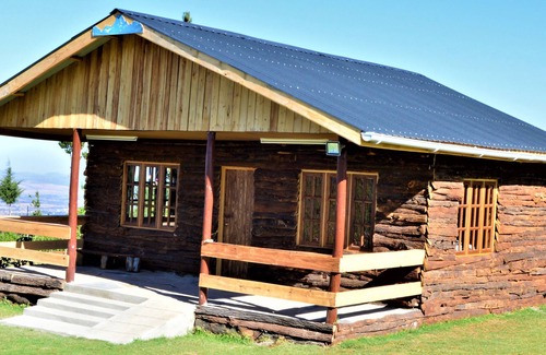 Nanyuki Cottage | Budget-Friendly Stay at The Wonky House with Spa & Hot Tub