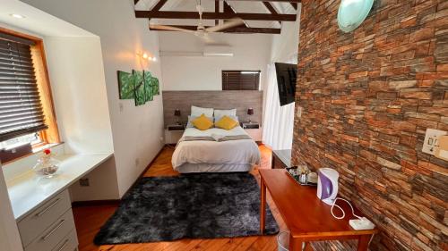 Empangeni House | Family-Friendly Getaway at The Wood House with Pool Access