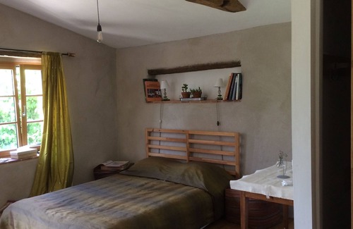 Mauleon House | The wood tee - small independent house, atmosphere lime and stone