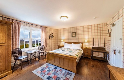 Shiel Bridge Bed & Breakfast | Cozy Retreat with Vintage Style and Relaxing Spa Amenities