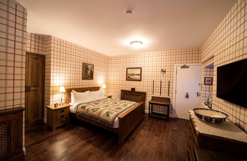 Shiel Bridge Bed & Breakfast | Cozy Rooms with Vintage Charm and Child-Friendly Amenities