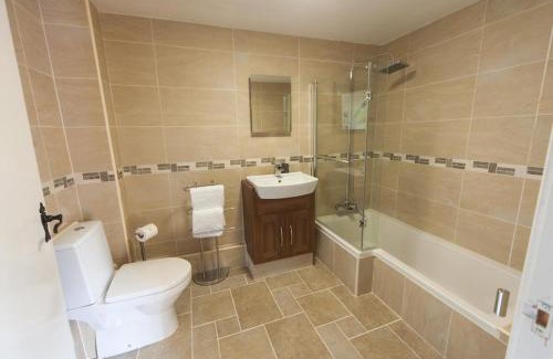 Corby Glen Hotel | Welcome to The Woodhouse Arms: Pet-Friendly Retreat
