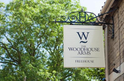 Corby Glen Hotel | Welcome to The Woodhouse Arms: Pet-Friendly Retreat
