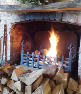 Corby Glen Hotel | Welcome to The Woodhouse Arms: Pet-Friendly Retreat