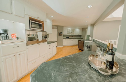 Union Hill-Novelty Hill Villa | Relax at Woodinville Wonderland: Spa, Ocean View & More
