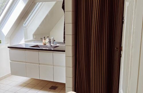 Haslev Cabin | Oceanfront Relaxation at The Woodland Lodge Gisselfeld