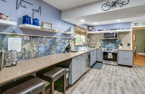 Grogan's Mill House | The Woodlands Corner Casa in the Tall Trees!