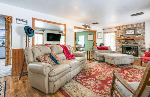 Grogan's Mill House | The Woodlands Corner Casa in the Tall Trees!