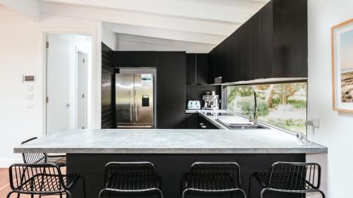 Flinders House | Oceanfront Family Escape at The Woods Flinders – 9/10 Rated