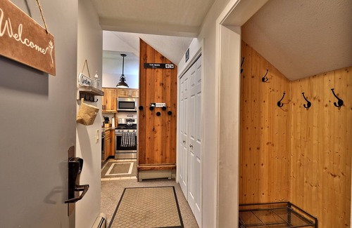 Killington Condo | Discover The Woods V8: 2BR Condo with Prime Amenities