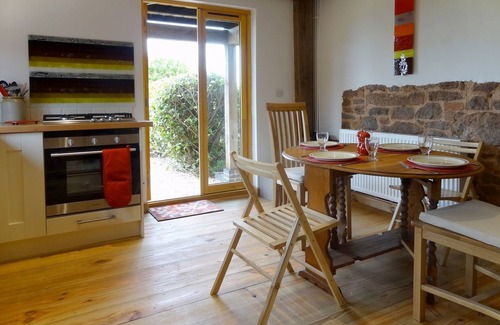 Brampford Speke Cottage | Discover The Woodshed: Family-Friendly & Pet Welcoming Stay