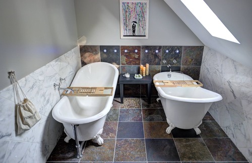 Woodstock Bed & Breakfast | Eco-Friendly Retreat at The Woodstocker B&B with Spa & Pool